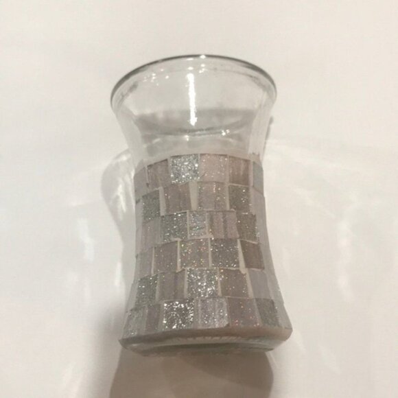 🪞✨ Iridescent Silver & Grey Mosaic Glass Toothbrush Holder - Picture 3 of 8